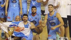 Marc Garc�a, en el centro, durante su etapa en el Breog�n