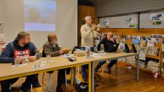 Presentaci�n del libro Xogos tradicionais galegos para tempos de recollida en Valdovi�o.