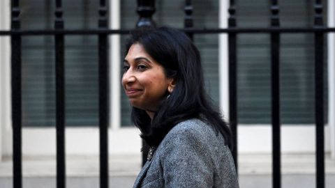 La ministra britnica del Interior, Suella Braverman, este mircoles, a su llegada al 10 de Downing Street para presentar su dimisin a la primera ministra, Liz Truss