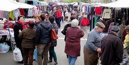 Chantada vivi� un d�a de feria con gran animaci�n pese al fr�o de la ma�ana. 