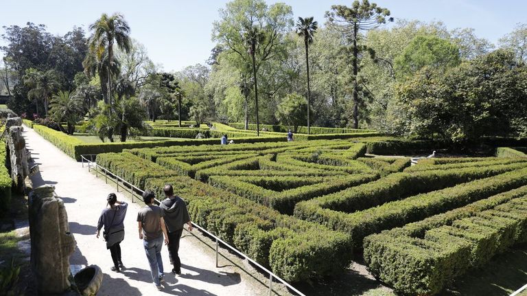 Vista del jard&iacute;n franc&eacute;s del pazo de Castrelos.