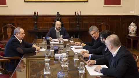 La comisi�n se limit� en esta primera convocatoria a su constituci�n formal y a la delegaci�n de la presidencia en el portavoz del gobierno municipal