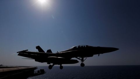 Aviones estadounidenses parten del �ISS Dwight D. Eisenhower� hacia Mosul