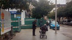 El tramo de acera donde se har� la conexi�n permanece vallado