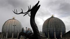 Vista de los dep�sitos de gas de la empresa Repsol en La Campa Torres de Gij�n