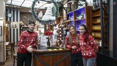 El equipo de la cafeter�a Oren Express, de la Avenida de Celanova, de A Valenz� 