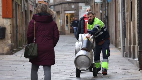 Primer da sin mascarillas en la calle en Santiago