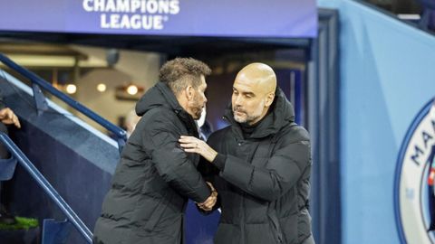 Simeone y Guardiola.Los entrenadores Simeone y Guardiola se saludan