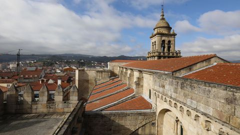 La visita permite observar interesantes elementos de las distintas fases constructivas del templo