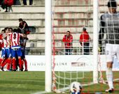 Los jugadores del Lugo, celebrando uno de los goles al Mirand�s en el �ngel Carro.