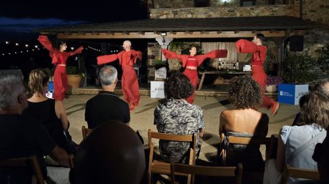 Espect�culo de Fran Siera en el festival Entre Covas en O Barco.