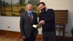 Jos� Tom�, a la izquierda, y Ux�o Novo Rey, este jueves en la Diputaci�n