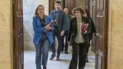 Goretti Sanmart�n y el grupo del BNG, formaci�n a la que corresponde la gesti�n econ�mica del Concello, en una imagen de archivo camino a un pleno municipal.