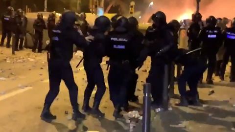 As� fue la agresi�n al polic�a vigu�s en Barcelona