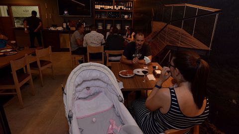 Inauguración en Boiro de la cafetería Barbantia