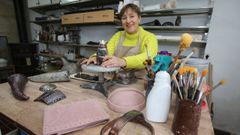 Mar Barral, en una imagen del 2024, cuando desarroll&oacute; un proyecto que aunaba la costura tradicional y el universo vikingo para la Mostra do Encaixe de Camari&ntilde;as