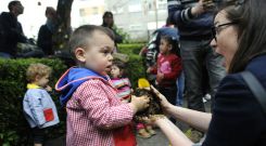 Los peque�os disfrutaron amasando tierra, arcilla, semillas y pimienta para formar las bolas. 