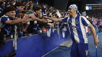 El ex del Celta Gabri Veita, celebrando el t�tulo de liga logrado con el Oporto.