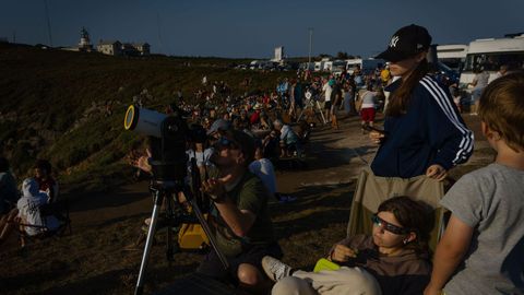 El ambiente durante el eclipse en Estaca de Bares. 