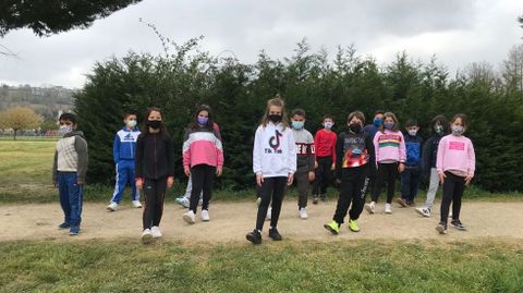 Alumnos do Frei Luis, gravando o vdeo de homenaxe a Xela Arias