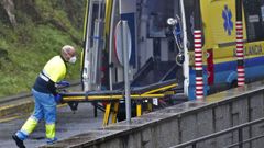 Un t�cnico en emergencias sanitarias, en el hospital Montecelo, en Pontevedra