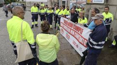 Los trabajadores se concentraron delante de la puerta de Navantia Ferrol
