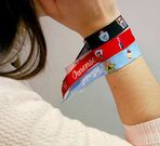 Las tres pulseras que componen la colecci�n del carnaval.