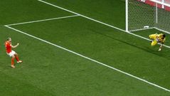Mundial 2014: El penalti de Vlaar contra Argentina se envenen� y parece que la pelota acab� cruzando la l�nea de gol