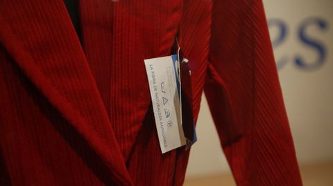 La bata de GOA en la exposici�n de Afundaci�n