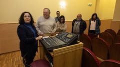 Bel�n do Campo probando el nuevo equipo de sonido en A Laracha.