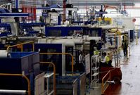 <span lang= es-es >Plastic Omnium ya crece en su actual emplazamiento</span>. La planta del grupo Plastic Omnium (antigua Peguform) invierte 8,5 millones de euros en el aumento de sus instalaciones en 2.800 metros.