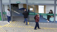 Entrada del servicio de urgencias del Hospital Montecelo, de Pontevedra