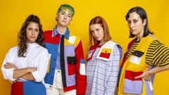 Mag�i (segunda por la derecha), es cantante y guitarrista de Ginebras.