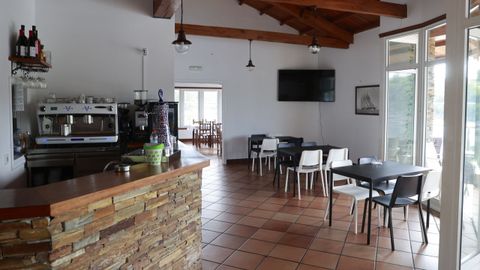 Local renovado tras cuatro aos de abandono
