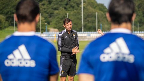 Cuco Ziganda, durante una de las primeras sesiones de la pretemporada en El Requexn