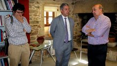 Carlos Meixide, Valent�n Garc�a e Jos� Luis Fondo Aguiar, na presentaci�n dos Mon�logos de ser�n!