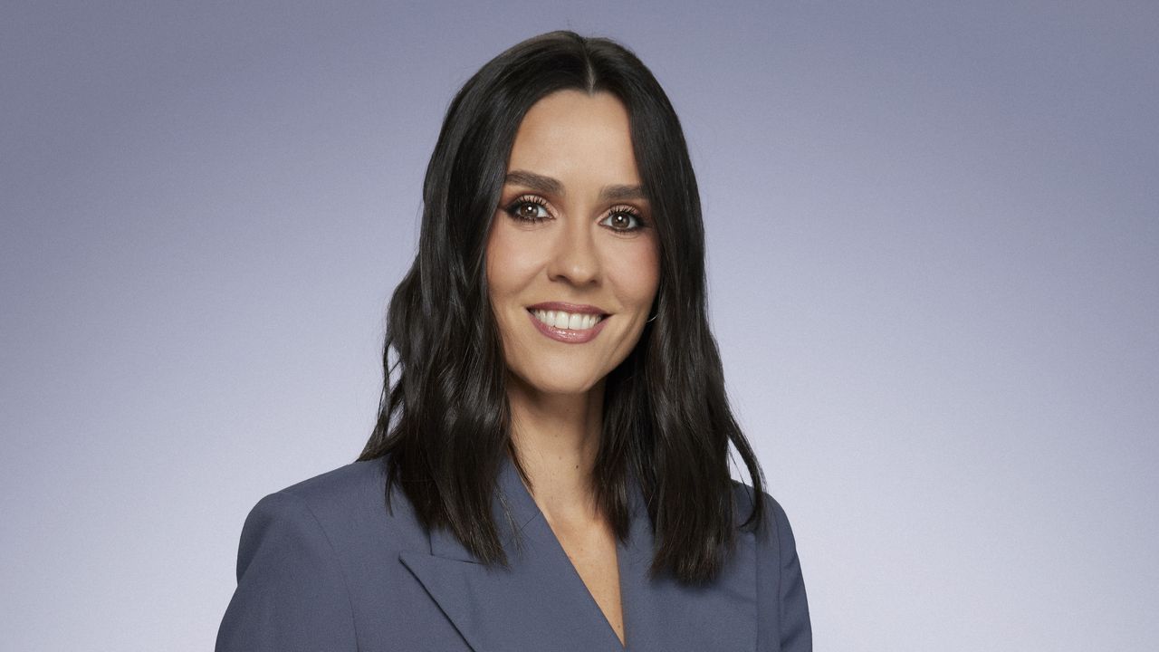 Alba Lago, la periodista gallega que conquista los informativos nacionales: «Vivo en un estado de morriña permanente»