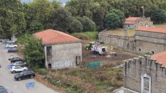 Trabajos de limpieza acometidos en la parte trasera del edificio en ruinas del aparcamiento del S�nchez Aguilera.