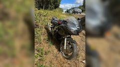 La moto se sali� de la v�a por el margen derecho. 