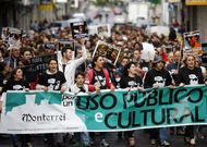 Las protestas contra el Parador en el castillo han saltado de las calles a los juzgados. 