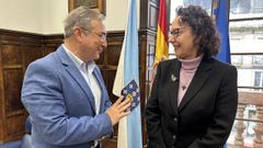 Luis Menor, con la delegada del INE, Isabel Fari�as.