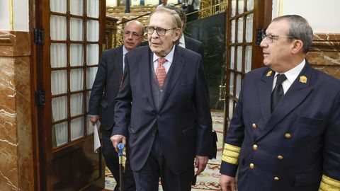 Tamames, al terminar la jornada de la moci�n de censura en el Congreso