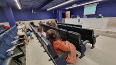 Reuni�n informativa de Adicam y la Escuela de Pirag�ismo Ciudad de Pontevedra para intentar crear un equipo de Dragon Boat