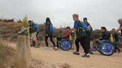 Peregrinos de la entidad de personas con discapacidad Amif de Villena, en Alicante
