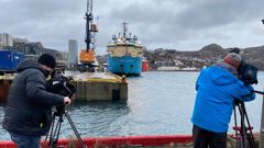 El buque canadiense Nexus, en el que viajan dos de los fallecidos en el Villa de Pitanxo, llega al puerto de San Juan, en Terranova