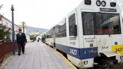 Por A Mari�a pasa un tren, el de v�a estrecha, que recorre la costa, entre O Vicedo y Ribadeo.