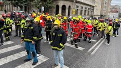 Miembros de los equipos GES de toda Galicia se concentraron ante la Deputaci�n de Ourense