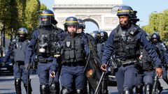 Unos 7.500 agentes tomaron las calles de Par�s en otro s�bado de tensi�n y protestas
