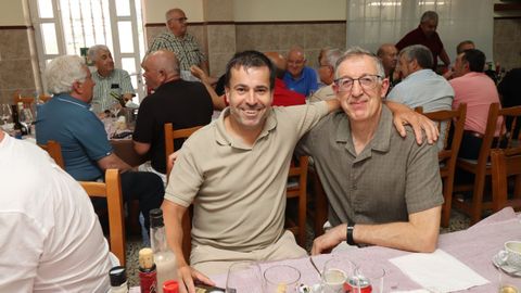 COMIDA DE DESPEDIDA A JAVIER MARCOS BARREIRO, JEFE DE ESCUADRON DE VIGILANCIA AEREA DEL BARBANZA EN EL RESTAURANTE BENJAM�N DE ROIS