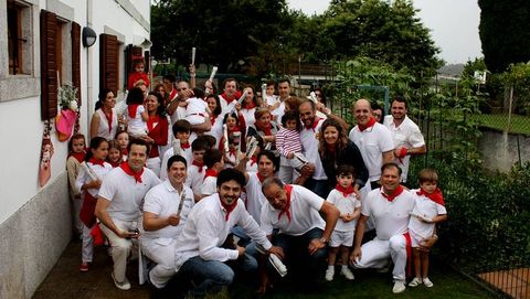 Un grupo de coru�eses celebr� el fin de semana el San Ferm�n en Oleiros
